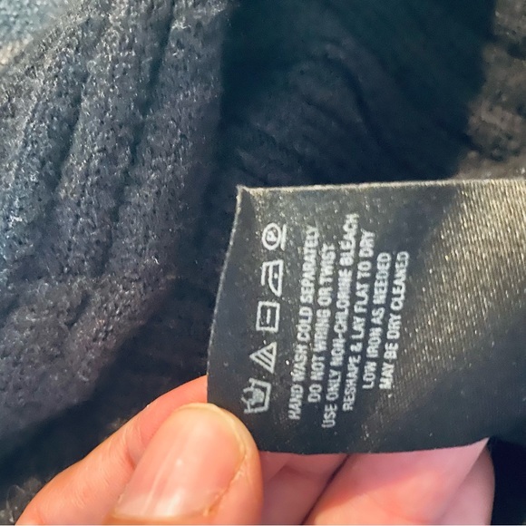 Moth brand turtleneck Black Chevron Sweater - Size: S. - Picture 8 of 10